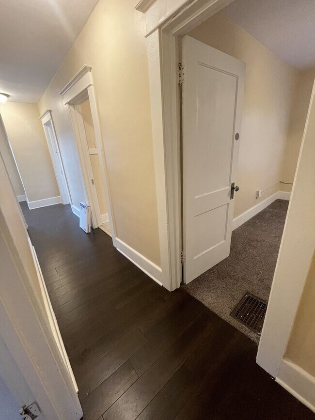 Building Photo - 416 Pearl St