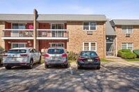 Building Photo - 798 Eves Dr