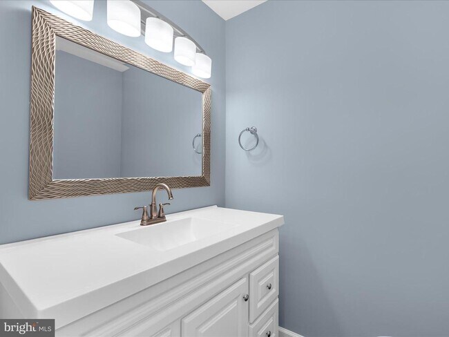 Building Photo - 7896 Pavilion Dr