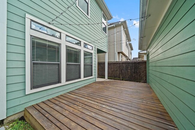 Building Photo - 1846 Woodbend Village Ct