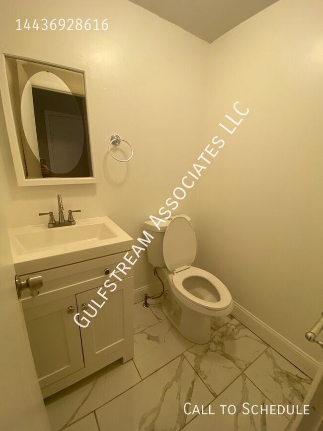 Building Photo - 2704 Presbury St