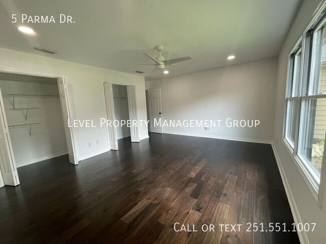 Building Photo - 5 Parma Dr