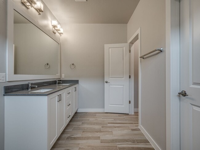 Building Photo - Beautiful New Construction Home in Edmond/Oklahoma City