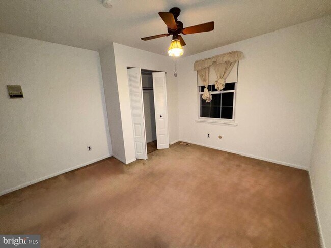 Building Photo - 4741 River Rd