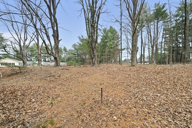 Building Photo - 12 Sabrina Farm