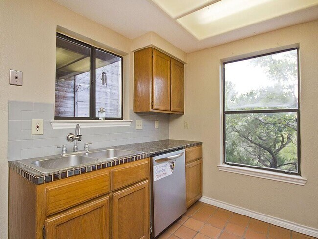 Building Photo - 8200 Neely Dr