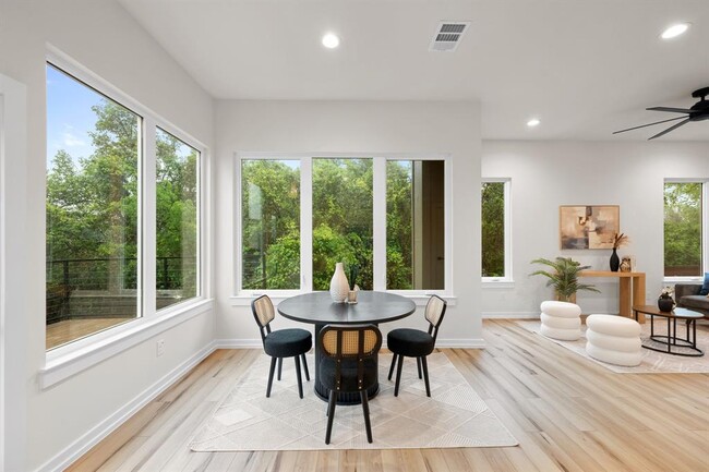 Building Photo - 2309 Montopolis Dr