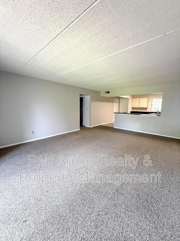 Building Photo - 2812 Somerset Park Dr