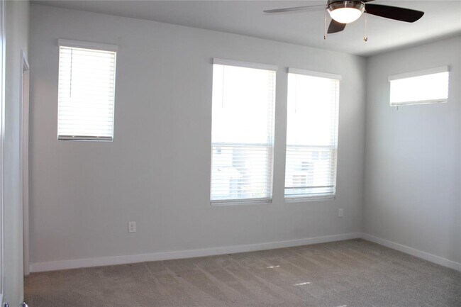 Building Photo - 15008 Casbah Dr