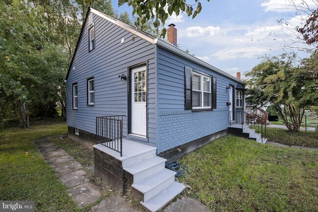 Building Photo - 821 S Woodlynn Rd