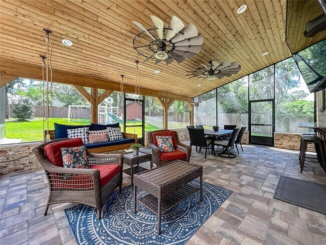 Building Photo - 4661 SW 7th Avenue Rd