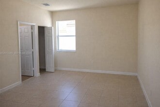 Building Photo - 9551 SW 171st Pl