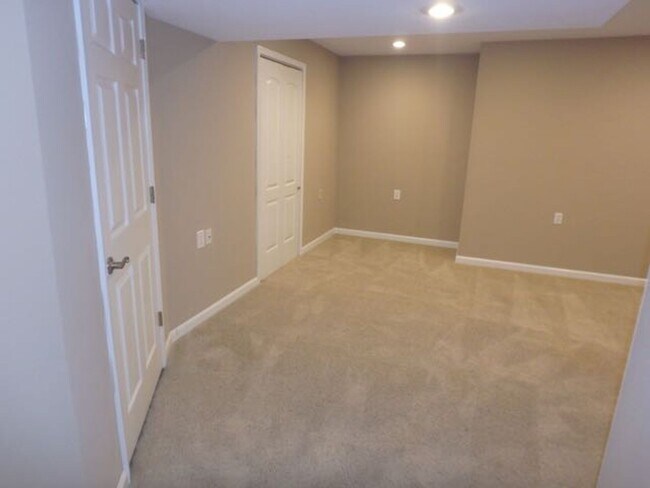 Building Photo - Awesome 4 Bed 3 Bath House In SW Columbia!