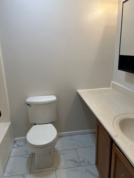 Building Photo - 8747 Brae Brooke Dr