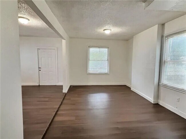 Building Photo - 2006 Agnes Ave