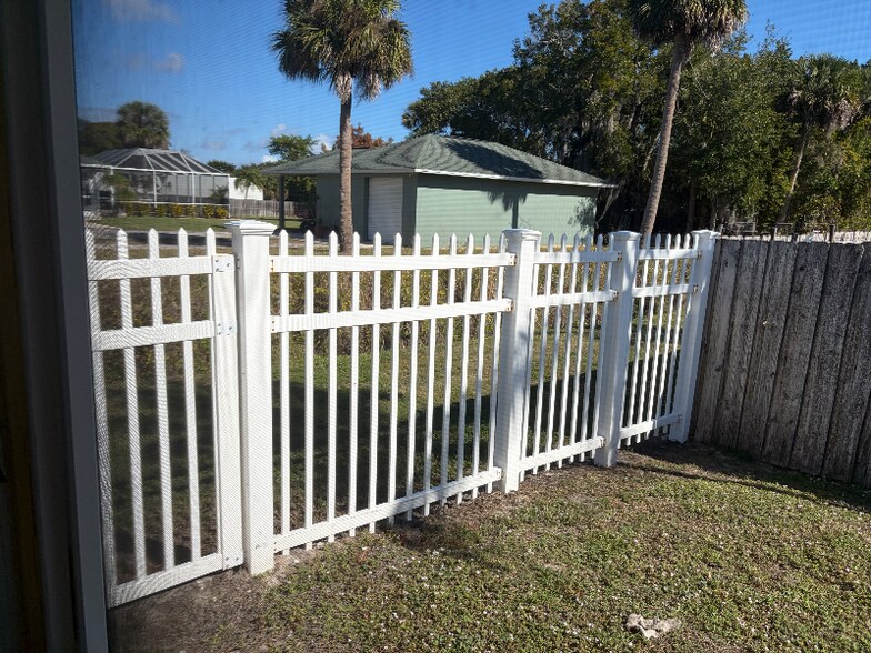 Building Photo - 340 Quail Dr