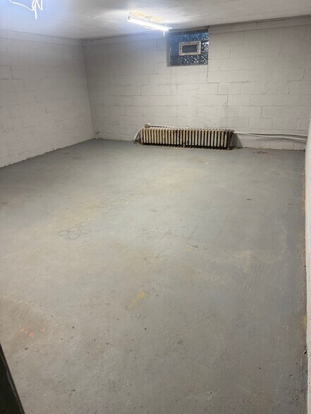 STORAGE/BASEMENT - 2 Hodgkiss Dr