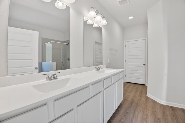 Building Photo - 2615 Ryon Falls Dr