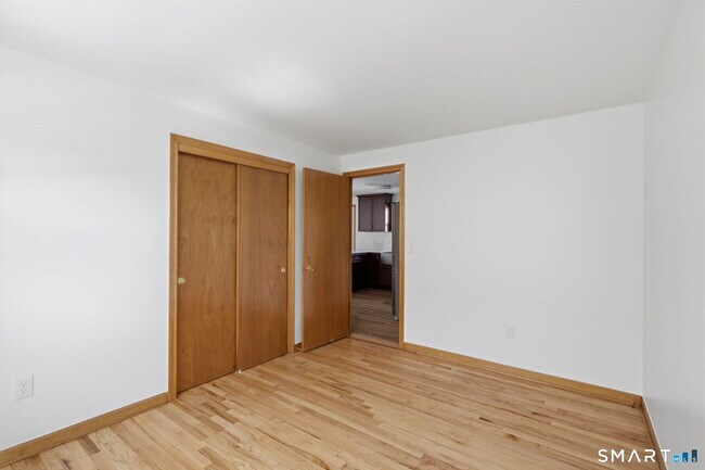 Building Photo - 112 Joy Ln