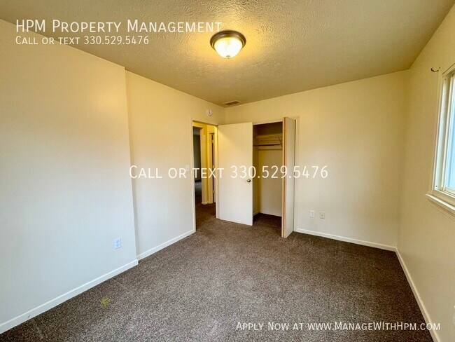 Building Photo - 1062 Merton Ave