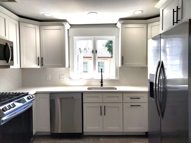 Building Photo - 9 Spring Garden St