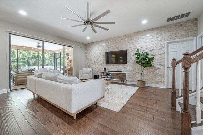 Building Photo - 10238 Blossom Trail