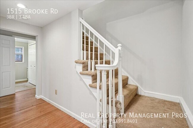 Building Photo - 1515 Brooke Rd