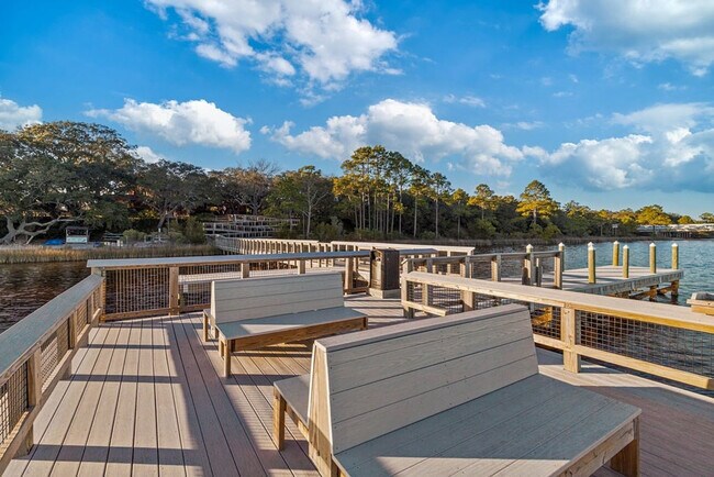 Building Photo - 24 Annabella St