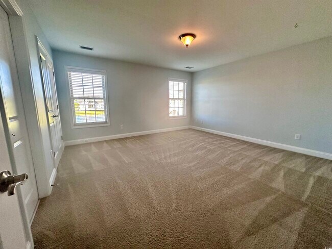 Building Photo - 634 Plantation Oaks Dr