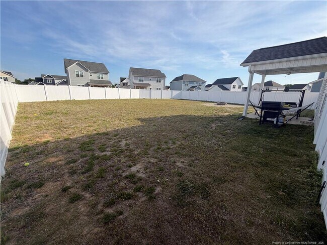 Building Photo - 152 Carr Ln