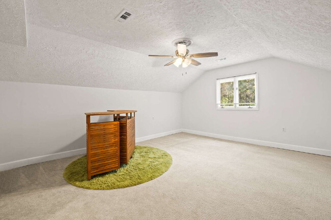 Building Photo - "Experience Southern Charm: Spacious 3-Bed, 3-Bath Home in The Landings"