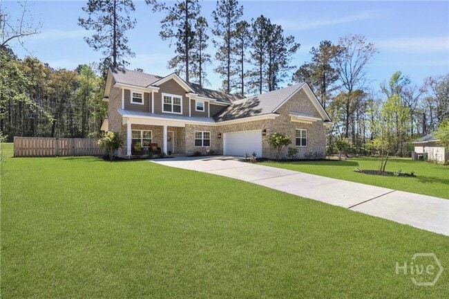 Building Photo - Perfect blend of luxury and comfort