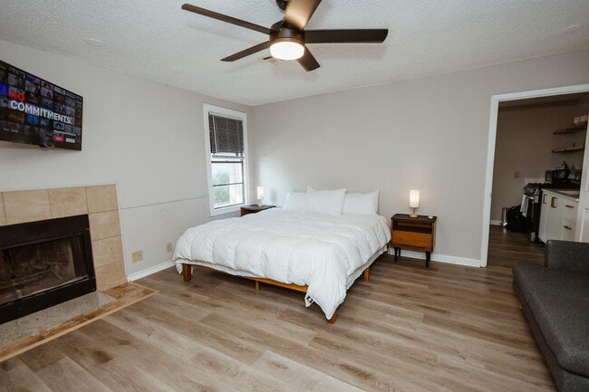 Building Photo - 3625 Maple Ave