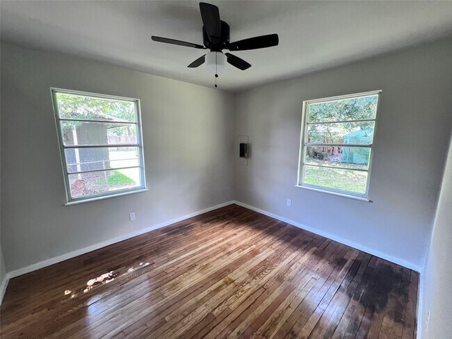 Building Photo - 5742 Flamingo Dr