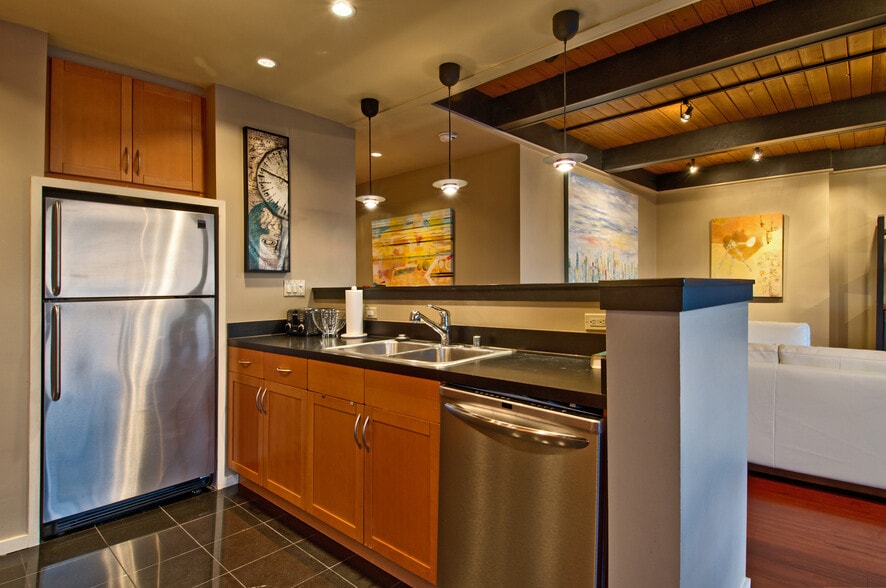 Building Photo - 1966 Harvard Ave E