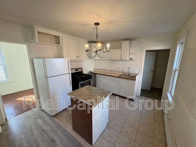 Building Photo - 1210 1st Ave