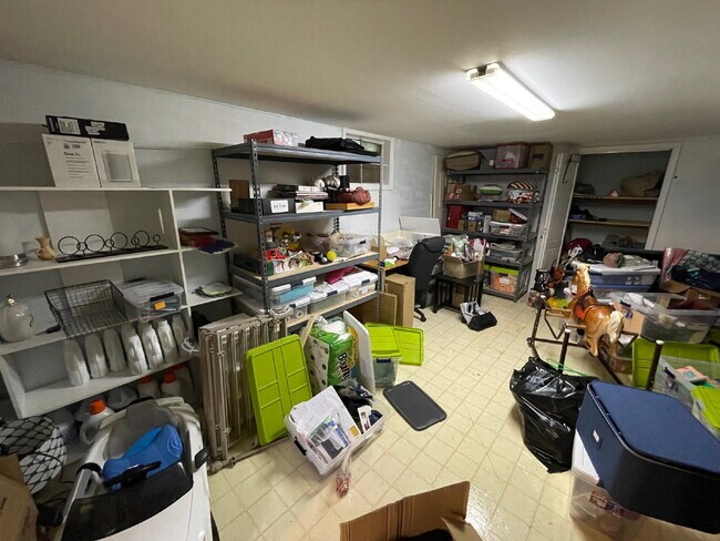 Building Photo - A Perfect Blend of Comfort and Convenience