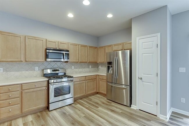 Building Photo - 805 Tulip Poplar Way