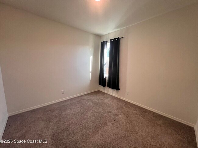 Building Photo - 1031 Grapefruit Rd SE