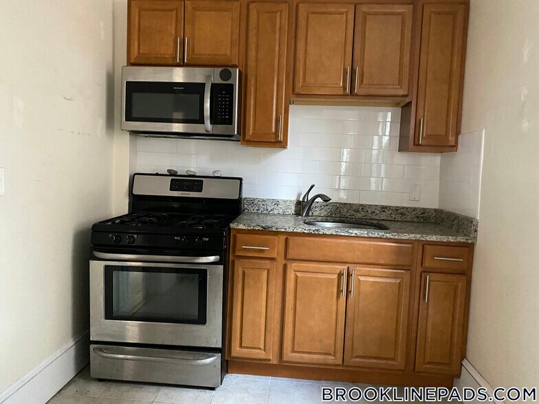 Building Photo - 143 Freeman St