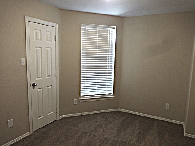 Building Photo - 4807 Chase Court Dr
