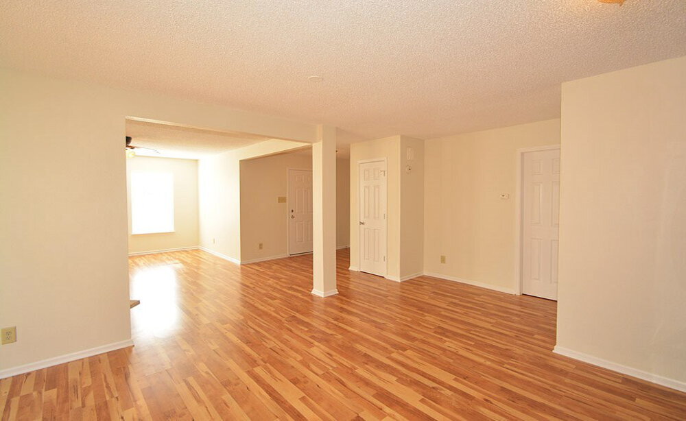 Building Photo - 15459 Border Dr