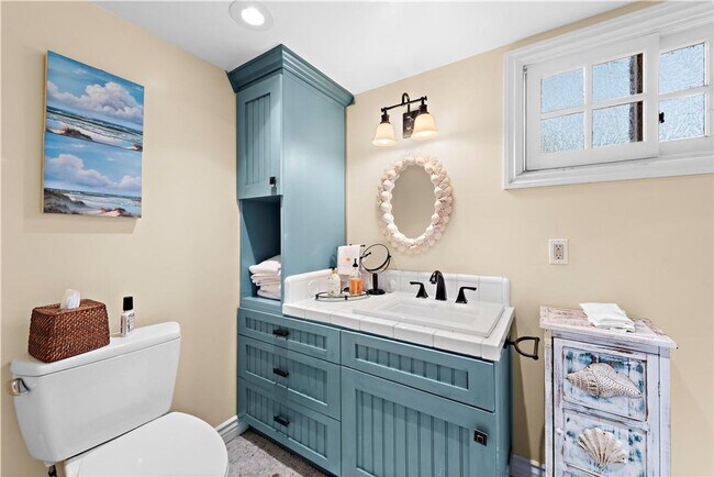 Building Photo - Woods Cove Beach House