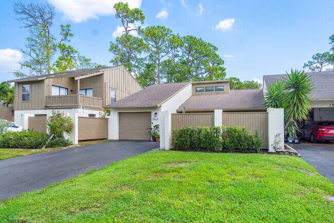 Building Photo - 12621 Shady Pines Ct