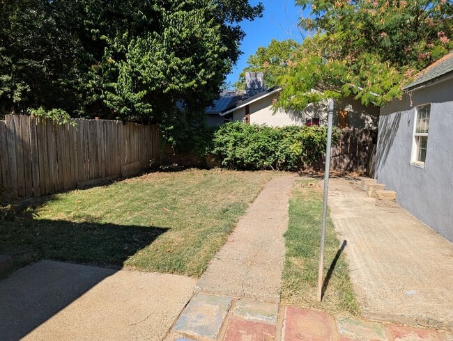 Building Photo - 4 Bedroom Home near Caldwell Park