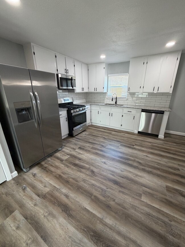 Building Photo - 12 Pershing