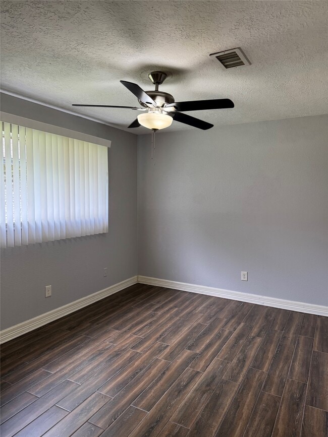 Building Photo - 3302 Tompkins Dr