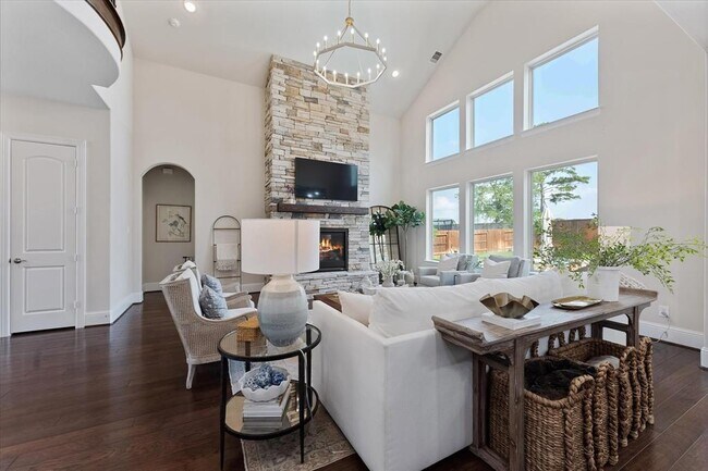 Building Photo - 5823 Stratton Wds Dr