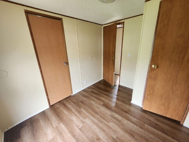 Building Photo - 42 Wilma Ln