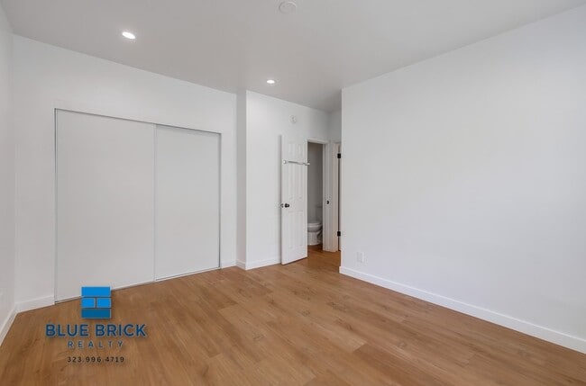 Building Photo - 5320 Corteen-18